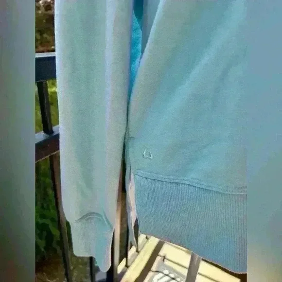 NWT-Ahead Ladies sweater-Size Medium-Light Blue - Picture 2 of 8